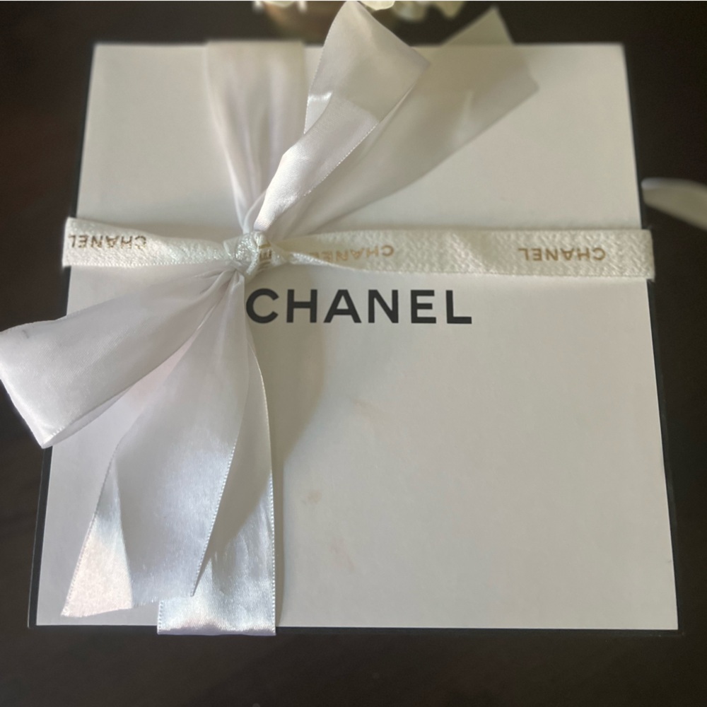 CHANEL White Box with Satin Ribbon